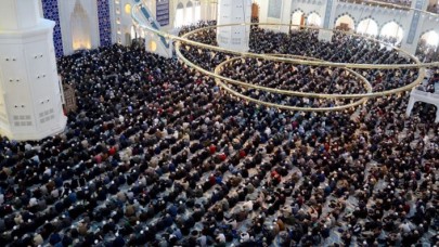 Cuma Hutbesi: Anne Baba Cenneti Kazanma Vesilesi