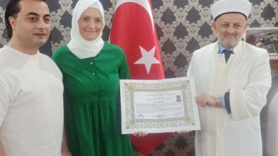 Letonyalı Laura Müslüman oldu Leyla ismini aldı