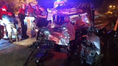 Amasya'da otobüsle kamyonet çarpıştı: İsmail Tural ve Ömer Bıyık öldü