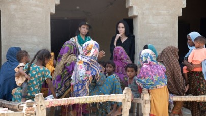Angelina Jolie'den uluslararası topluma,  Pakistan'daki sel mağdurları için yardım çağrısı