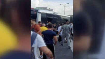 Kapısı açık seyreden metrobüs,  yolcuların tepkisi üzerine boşaltıldı