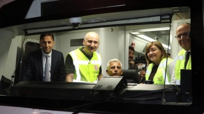 Bakan Karaismailoğlu,  Gaziray'ın ilk test sürüşüne katıldı