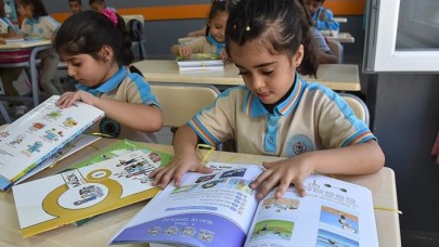 Bakan Yanık,  geçen dönem eğitime yaptıkları yardımları paylaştı