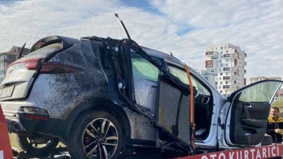 Başkentte trafik levhasına çarparak devrilen otomobilin sürücüsü öldü