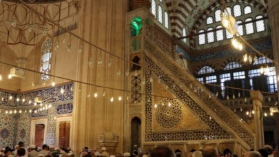 Bu haftaki Cuma Hutbesi konusu: "Helal Kazanç ve Alın Teri"