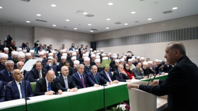 Cumhurbaşkanı Erdoğan: Din maskesi takan eli kanlı terör örgütleriyle mücadele ediyoruz