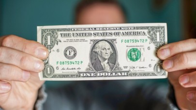 Dolar,  TL karşısında yılın zirvesini gördü