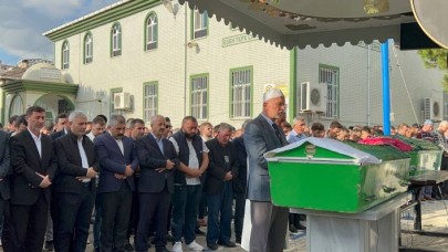 Gebze'de göz yaşları sel oldu: Kazada ölen Aysun Kaplan ile ağabeyi Mustafa Kaplan toprağa verildi