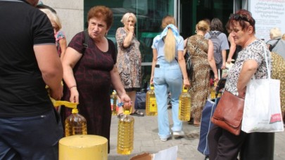 Gürcüler sınırdan Artvin'e gelip marketleri boşalttı: Vatandaş isyan etti