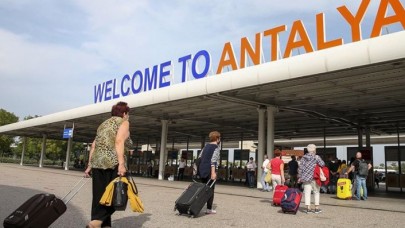 Hava yoluyla gelen yabancı turist sayısı 10 milyonu aştı