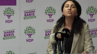 HDP'nin basın toplantısında A Haber mikrofonu detayı dikkat çekti!