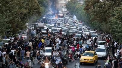 İran İstihbarat Bakanlığı: Gösterilerde 9 yabancı uyruklu tutuklandı