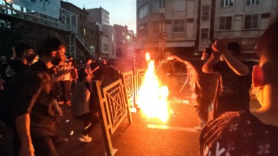 İran alev alev: Olaylar büyüyor,  ölü sayısı artıyor. Korkunç fotoğraflar geliyor
