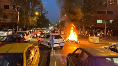 İran yangın yeri: Protestolar büyüyor,  ölü ve yaralılar var