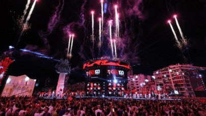 İzmir'in kurtuluşu kutlamaları: Ömer Çelik eleştirdi,  Tunç Soyer cevap verdi