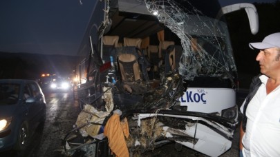 Kastamonu'da yolcu otobüsüyle traktör çarpıştı: Zeki Kayar öldü,  12 kişi yaralandı