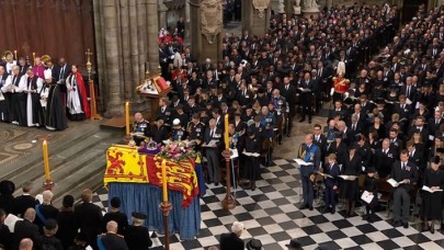 Kraliçe 2. Elizabeth için resmi cenaze töreni düzenlendi