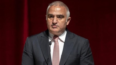 Bakan Ersoy'dan,  turizm gelirleri açıklaması!