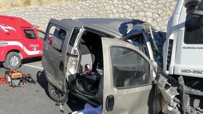 Malatya Akçadağ'da korkunç kaza: Murat Yavuz,  Leyla Yavuz,  Fatma Yavuz,  Tarık Yavuz,  Beril Su Yavuz,  Batın Kaan Yavuz öldü