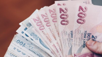 Memur ve emekliler dikkat: İşte 2023'te alınması beklenen zamlı maaşlar!