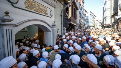 Mutasavvıf Ömer Tuğrul İnançer son yolculuğuna uğurlandı