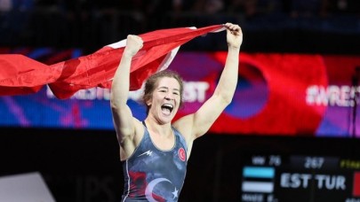 Yasemin Adar Yiğit,  ikinci kez dünya şampiyonu. Cumhurbaşkanı Erdoğan kutladı