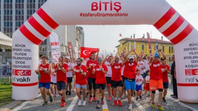 Zafer rotasında düzenlenen Zafer Ultra Maratonu İzmir'de noktalandı