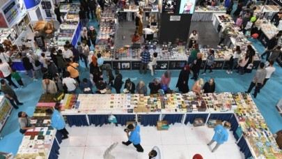 300 yazarın okurlarıyla buluştuğu Kayseri Kitap Fuarı'na büyük ilgi