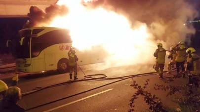 Ankara'da seyir halindeki yolcu otobüsü yandı