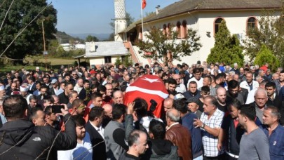 Bartın'da gözyaşları sel oldu: Madenciler son yolculuğuna uğurlanıyor. Aralarında eşi hamile olan da var,  yeni baba olan da