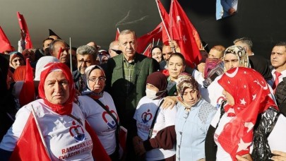 Cumhurbaşkanı Erdoğan,  Diyarbakır anneleriyle bir araya geldi