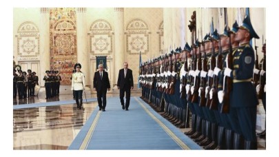 Cumhurbaşkanı Erdoğan,  Kazakistan'da Cumhurbaşkanı Tokayev tarafından resmi törenle karşılandı
