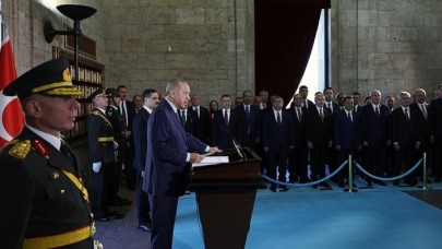 Cumhurbaşkanı Erdoğan Anıtkabir'de: 'Aziz Atatürk' dedi ve bakın ne mesajlar verdi