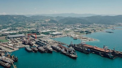 Dünyanın en büyük yüzen fabrika balıkçı gemisi Türkiye'de üretildi