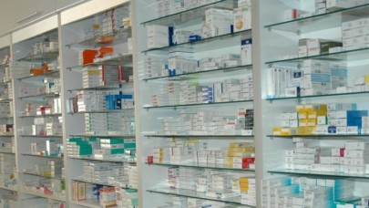 Eczanelere operasyon! Ücreti devletten tahsil edilmiş tonlarca ilaç ele geçirildi