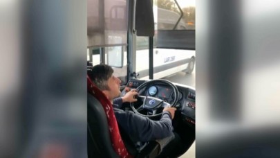 İETT sürücüsü darbettiği yolcuyu araçtan indirdi