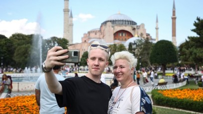 İstanbul 9 ayda 11 milyondan fazla turist  ağırladı!