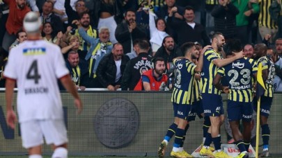 Kadıköy'de çılgın gece: Fenerbahçe ile Karagümrük arasında 5-4'lük maç    