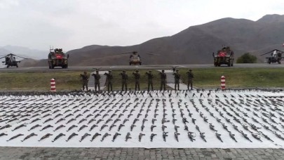 PKK'ya büyük darbe! 1043 adet silah ele geçirildi!