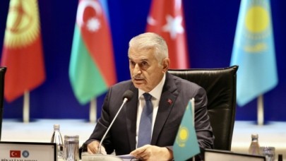 Binali Yıldırım Azerbaycan'da trafik kazası geçirdi