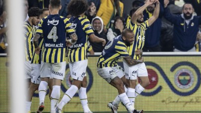 Süper Lig'de süper Fener: Başakşehir'i devirdi,  zirveye yükseldi