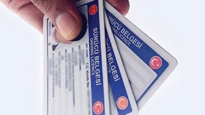 Sürücüler dikkat! Eski tip ehliyetlerle ilgili flaş karar