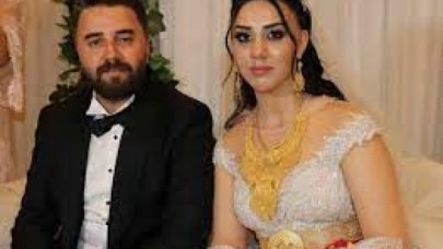 Yürüyen kuyumcu! Van'da Mediha Elmas ile Feyaz Acar'ın düğününde milyonlarca liralık altın takıldı