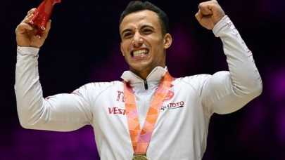 Adem Asil,  İngiltere'de dünya şampiyonu