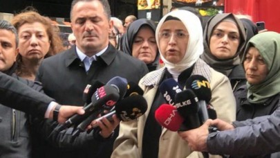 AK Parti İstanbul Kadın Kolları,  İstiklal Caddesi'ne karanfil bıraktı