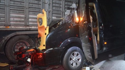 Amasya'da tiyatrocuları taşıyan minibüs kaza yaptı: Özgür Karataş,  Tolga Güleryüz ve Burak Topçu öldü
