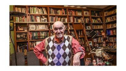 Bakan Kasapoğlu'ndan Hıncal Uluç için taziye mesajı