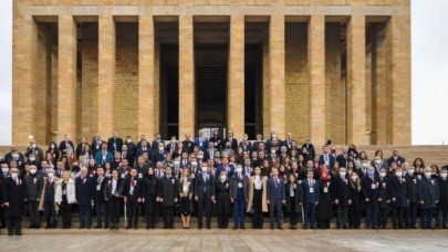 Bakan Özer,  öğretmenlerle Anıtkabir'i ziyaret etti