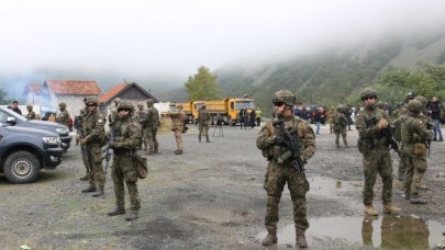 Bir bu eksikti: Burnumuzun dibindeki iki ülke savaşın eşiğine geldi,  eller tetikte