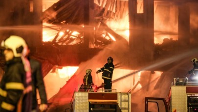 Bursa'da yangın: Patlamalar da yaşanıyor